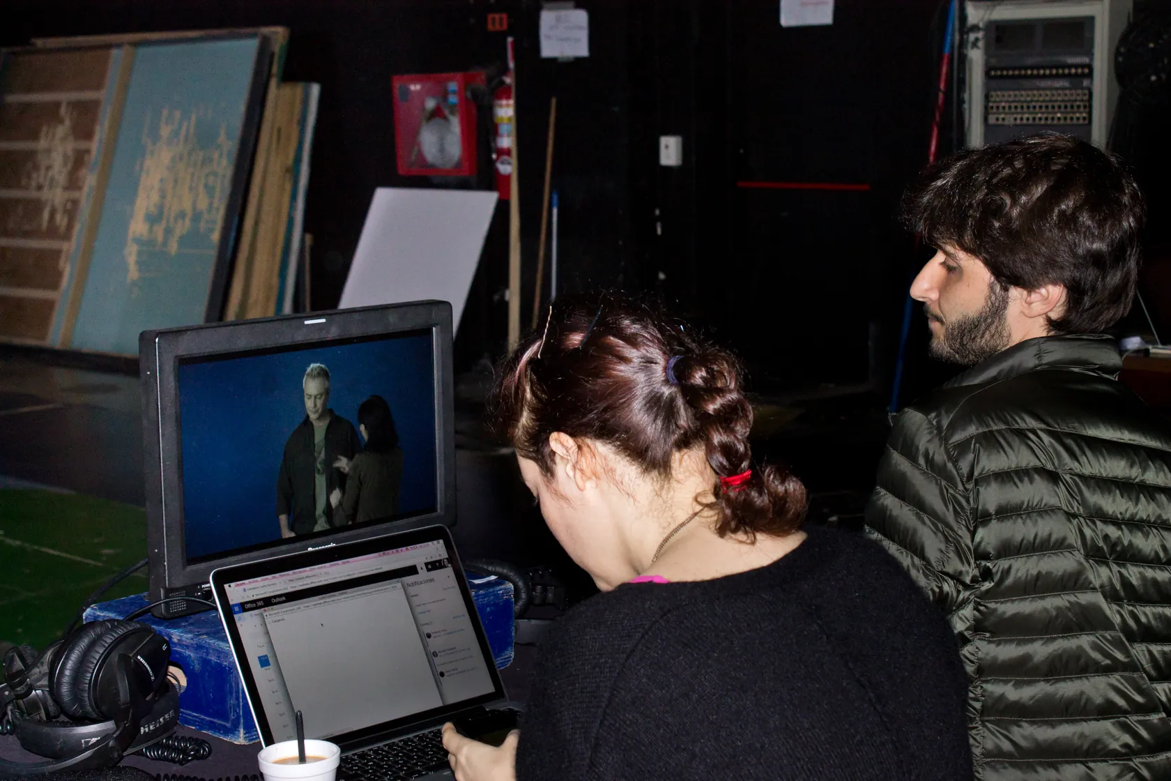 Revisando toma en set